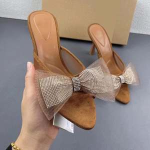 Nouveau 2025 été femmes chaussures pointues tressées noir blanc épissage talon épais creux peu profond fronde sandales - Product Image 6