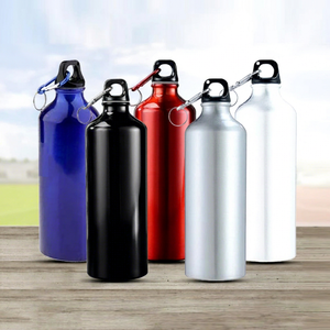 Botella de aluminio de 750 ml con tapa de mosquetón, botella de agua deportiva de PVC duradera y ecológica para viajes y camping. - Product Image 1