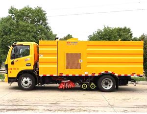 Camión de Limpieza Clw 4x2 Personalizado de 10cbm Dongfeng, Potente Aspiradora para Limpieza de Carreteras Municipales - Product Image 4