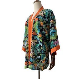 Kunden spezifische Designs drucken Seide Strickjacke Kimono-Stil Robe Damen Kleid Großhandel