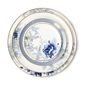 复古白色和蓝色花朵骨瓷盘子高品质陶瓷餐具套装婚礼派对桌面租赁