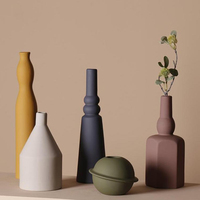 Vase en céramique artisanal élégant de style nordique pour la décoration de la maison, décorations de bureau pour Pâques