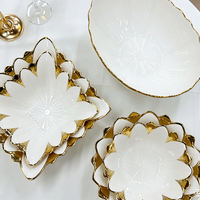 Bloemblaadjesvormige keramische schaal met gouden rand, wit porselein, multifunctionele serveerschaal voor salade, fruit en dessert, set