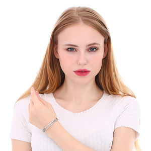 C hình dạng mở rỗng cắt tin nhắn cô ấy tin rằng cô ấy có thể vì vậy cô ấy đã khuyến khích Vòng đeo tay bằng thép không gỉ trang sức vòng tay - Product Image 5