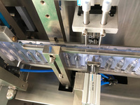 Machine de remplissage et de scellage d'ampoules en plastique avec capteur photoélectrique pour produits liquides