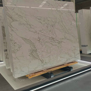 แผ่นหินธรรมชาติขนาดใหญ่สำหรับตกแต่งผนังอาคารสมัยใหม่ กระเบื้องหินอ่อนสีขาวหยกหรูหราสำหรับปูพื้นห้องนั่งเล่น - Product Image 4