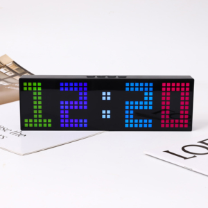 Nouvelle horloge numérique LED <span class=keywords><strong>à</strong></span> matrice de points RVB moderne et créative, <span class=keywords><strong>à</strong></span> changement de couleur, avec commande vocale, rétroéclairage, double alarme, calendrier, pour <span class=keywords><strong>table</strong></span>/mur, pour la maison - Product Image 1
