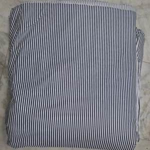 ผ้าฝ้ายทวิลคุณภาพดีที่สุด ทันสมัย ปรับแต่งได้ ลายทาง ระบายอากาศดี เหมาะสำหรับทำเสื้อผ้า กระเป๋า ชุดสูท และชุดเดรส สำหรับเด็กหญิง เด็กชาย ราคาขายส่ง - Product Image 1