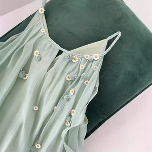 Vestido Verde Leche Sin Tirantes con Bordado de Margaritas, Estampado Floral Transpirable para Turismo y Ocio de Verano - Product Image 1