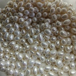 ลูกปัดทรงกระดุมสีขาวและสีม่วง ขนาด 7-8 มม. สำหรับงาน DIY - Product Image 2