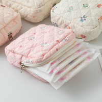 Sac de maquillage en polyester à motif de nœud, pochette pour serviettes hygiéniques, mini portefeuilles à fleurs de fraise, mignon et portable, vente en gros