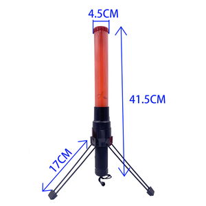 Bâton de signalisation LED multifonctionnel avec lampe torche et support trépied pour la sécurité routière, la régulation du trafic et les alertes d'urgence - Product Image 4