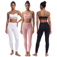 Ensemble de sport pour femmes avec soutien-gorge à bretelles réglables contrastées, leggings taille haute avec poches latérales, soutien-gorge et culottes, ensemble de yoga