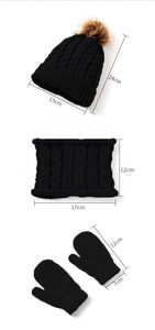 Ensemble tricoté chaud 3 pièces pour enfant : bonnet à pompon, écharpe et gants tactiles d'hiver – Cadeau idéal pour bébé - Product Image 2