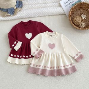 Robe douce en coton pur tricoté pour bébé <span class=keywords><strong>fille</strong></span>, couleur contrastée, jacquard cœur, col rond, manches longues à volants, <span class=keywords><strong>pull</strong></span> princesse - Product Image 2