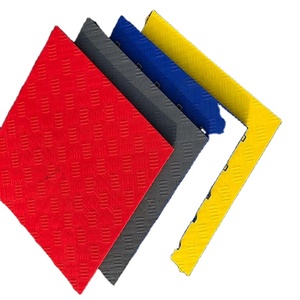 Placa de cubierta de garaje de PP moderna con superficie antideslizante Diseño de modelo 3D duradero y de fácil instalación para mantenimiento automotriz - Product Image 2