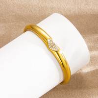 Bracelet tendance pour femme, nouvelle collection 2026, en acier inoxydable plaqué or, étanche, anti-oxydation, avec zircon en forme de cœur, idéal comme cadeau, bijoux de mode