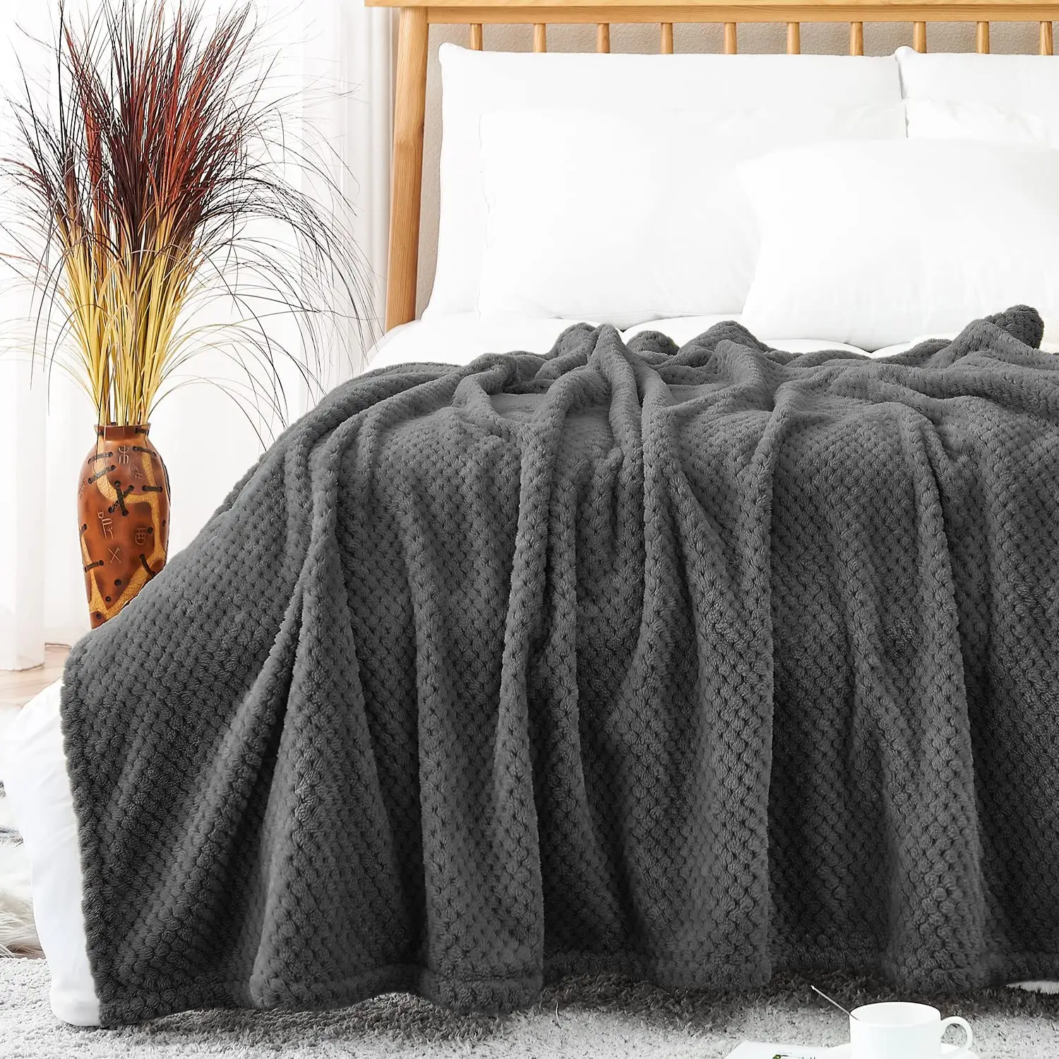 Wholesale Custom Luxury Soft Cozy mesh Pineapple Plaid Flannel Fleece Throw Blanket For Home Decor