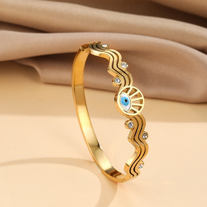 Kit de fabricación de pulseras de gran oferta, pulsera de oro Devi Eye de acero inoxidable de titanio para mujer - Product Image 4