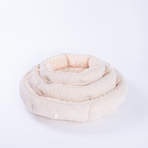 Coussin rond pour animaux de compagnie, beige, en fibre de polyester, lavable à la main, pour petits chiens - Product Image 2