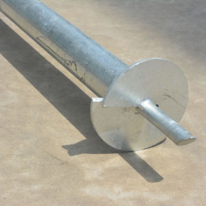 Vis de fondation en acier personnalisées pour systèmes solaires, clôtures, terrasses et supports de maison, galvanisées à chaud - Product Image 1