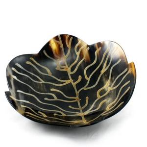 Bol en corne naturelle poli, fait main, style rustique, vaisselle indienne pour desserts, assiette à fruits secs, cadeau d'affaires écologique - Product Image 1