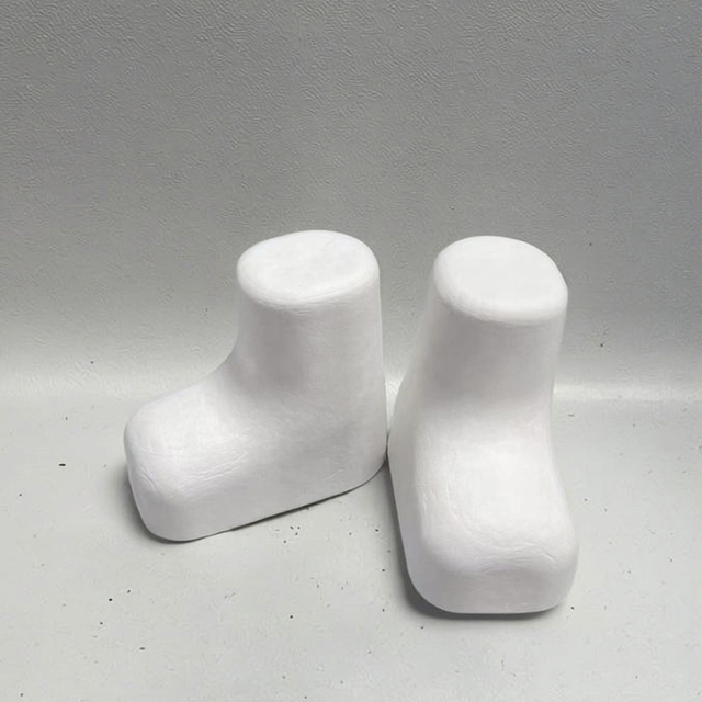 Customized Size Biodegradable Molded Shoe Tree Cardboard Pulp Molded Sneaker Toe Shoe Filler Pulp Inserts