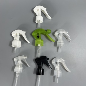 Vente en gros <span class=keywords><strong>d</strong></span>'usine <span class=keywords><strong>Pistolet</strong></span> à pulvérisation en plastique utilisé pour arroser les fleurs et laver les voitures avec une tête de <span class=keywords><strong>pistolet</strong></span> à pression manuelle - Product Image 6