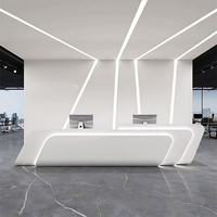 Bureau de réception classique en marbre à surface solide éclairé par LED, finition brillante blanche