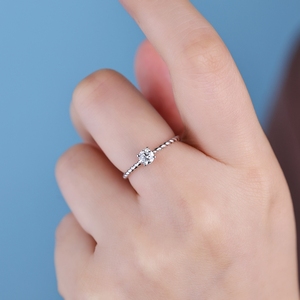 Anillo de Oro Blanco Sólido de 18K con Diseño Vintage Personalizable al por Mayor, Certificado IGI, con Diamante Natural de 0.3 Quilates como Piedra Principal - Product Image 2