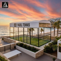 Terrain de padel extérieur intelligent et personnalisable avec structure de toit rétractable électrique et abri pare-soleil