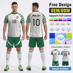 Ensemble d'uniformes de football personnalisés OEM en polyester jacquard, motif damier par sublimation, avec jersey et short de football à passepoil - Product Image 1