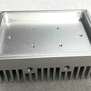 กล่องควบคุมอะลูมิเนียมอัลลอยด์ ผลิตด้วยเครื่อง CNC แบบกำหนดเอง ตัวเรือนช่องเดียวสำหรับกล่องหุ้มอุปกรณ์อิเล็กทรอนิกส์ - Product Image 1