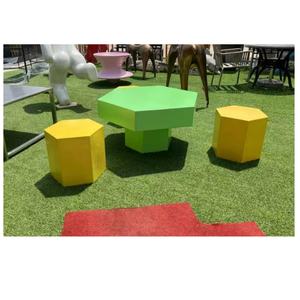 Juego de Mesa y Taburetes de Jardín de 4 Piezas, Estilo Art Deco, Hecho a Mano, Ecológico, de Fibra de Vidrio - Product Image 1