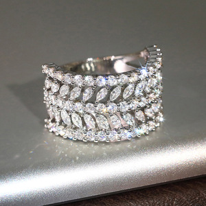 Anello Geometrico a Foglia per Donne, Gioiello Elegante e Scintillante per Matrimonio - Product Image 6