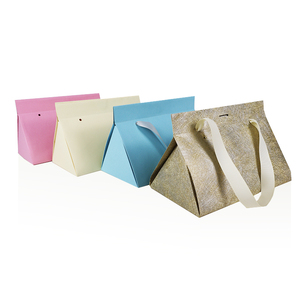 Sac cadeau en papier triangulaire de nouvelle conception, sac à main en carton de haute qualité, boîte d'emballage de bijoux exquise - Product Image 3