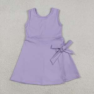 Vestido 2 en 1 de color sólido para niñas pequeñas con pantalones cortos incorporados, lazo lateral, sin mangas, estilo casual deportivo. - Product Image 5