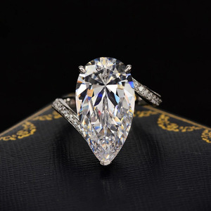 Anello dal Design a Forma di Pera, Elegante Anello da Dito per Donne - Product Image 3
