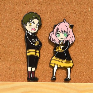 2 Stili di Spille Imitazione Smalto, Badge Anime, Anya <span class=keywords><strong>Forger</strong></span> Damian Desmond, Decorazione Gioielli Cancelleria, Artigianato in Lega - Product Image 1
