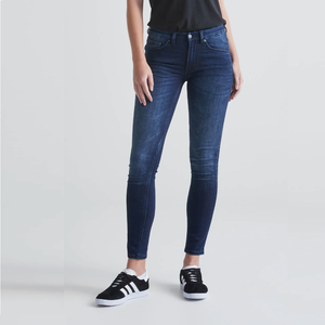 กางเกงยีนส์ผู้หญิงทรงหลวม ออกแบบมาเพื่อการใช้ชีวิตประจำวัน ให้ความสบายในการสวมใส่ เคลื่อนไหวสะดวก และดูสะอาดตา - Product Image 1