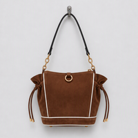 Rostbraune Wildleder-Handtasche mit Kordelzug und Goldbeschlägen Luxuriöse Elegante Stilvolle Tägliche Schicke Damenhandtasche OEM Maßanfertigung