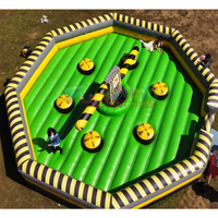 Permainan Inflatable Wipeout Komersial untuk Pesta Luar Ruangan dengan Lengan Putar Mekanis