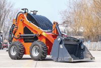 Moteur EPA Mini chargeuse entièrement hydraulique Skid Steer avec accessoires