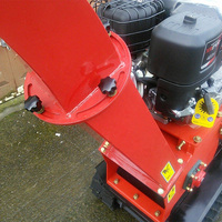 Pencacah Kayu Beroda Rantai Bensin 15HP GST120 Kapasitas 120mm Penghancur Kayu Crawler Self Propelled dengan Rantai Lebar 180mm