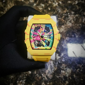 Reloj de lujo para hombre de marca suiza, resistente al agua, de gama alta, estilo mecánico transfronterizo, reloj de cuarzo, reloj de aleación con encanto de grafiti - Product Image 5