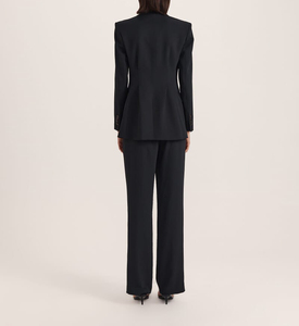 Blazer ajusté noir élégant à revers crantés, simple boutonnage, de qualité supérieure, idéal pour le travail, le bureau et les occasions formelles - Product Image 6