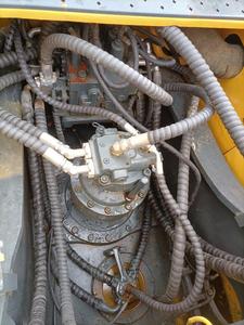 Excavatrice d'occasion 33 tonnes Excavatrice d'occasion Hyundai 330 avec godet d'excavation Excavatrice sur chenilles d'occasion - Product Image 5