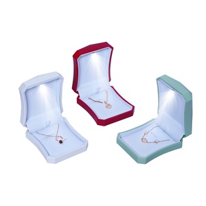 Boîte à bijoux LED personnalisée pour filles, boîte à bijoux avec éclairage LED, emballage pour collier, bracelet et bagues, rangement et présentation - Product Image 5
