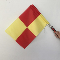 Offres Spéciales 100% Polyester Jouer Sports Match Football Arbitre Drapeau drapeaux
