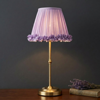 Lampe de table vintage élégante sans fil de luxe classique rechargeable pour chambre à coucher, salon, mariage, avec abat-jour en tissu plissé